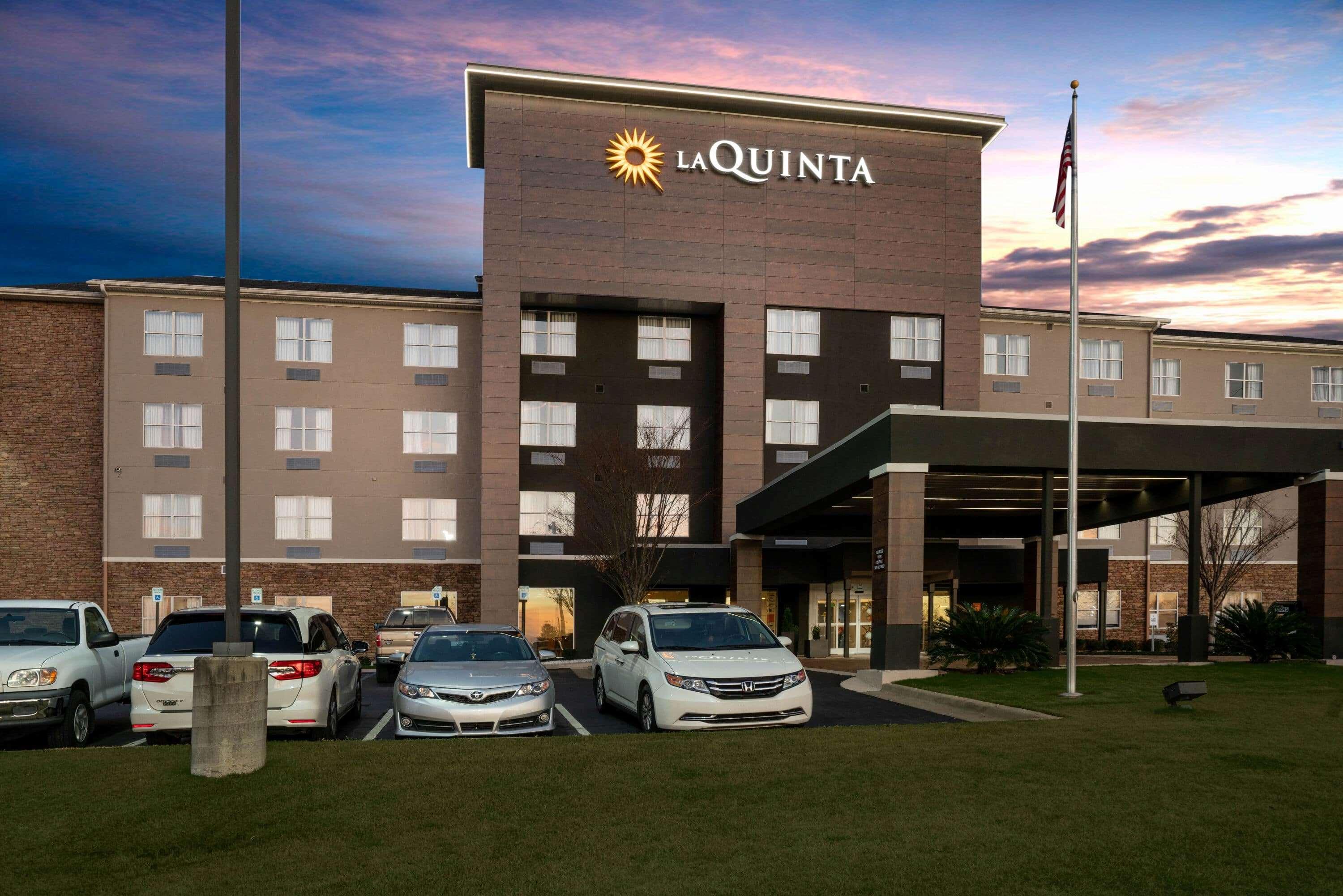 La Quinta By Wyndham Montgomery Exterior photo