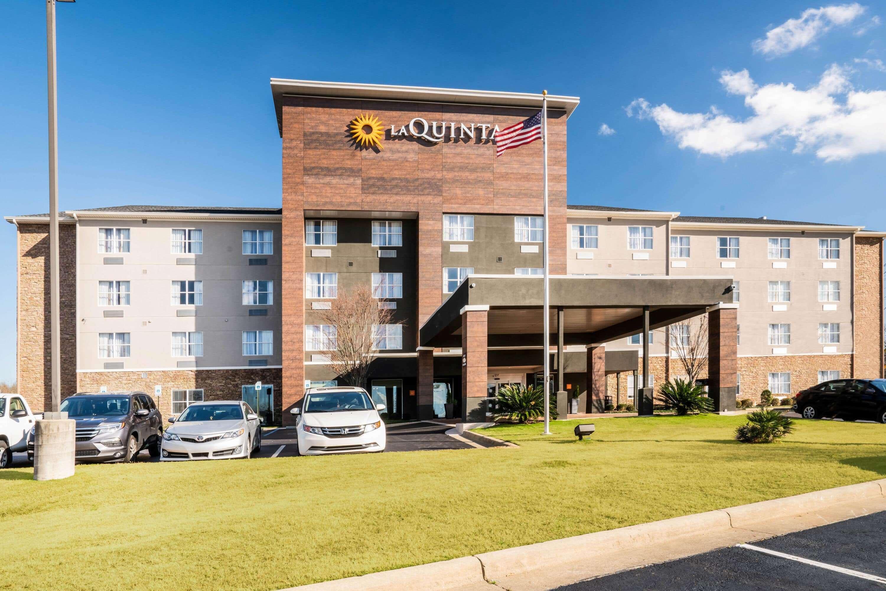 La Quinta By Wyndham Montgomery Exterior photo