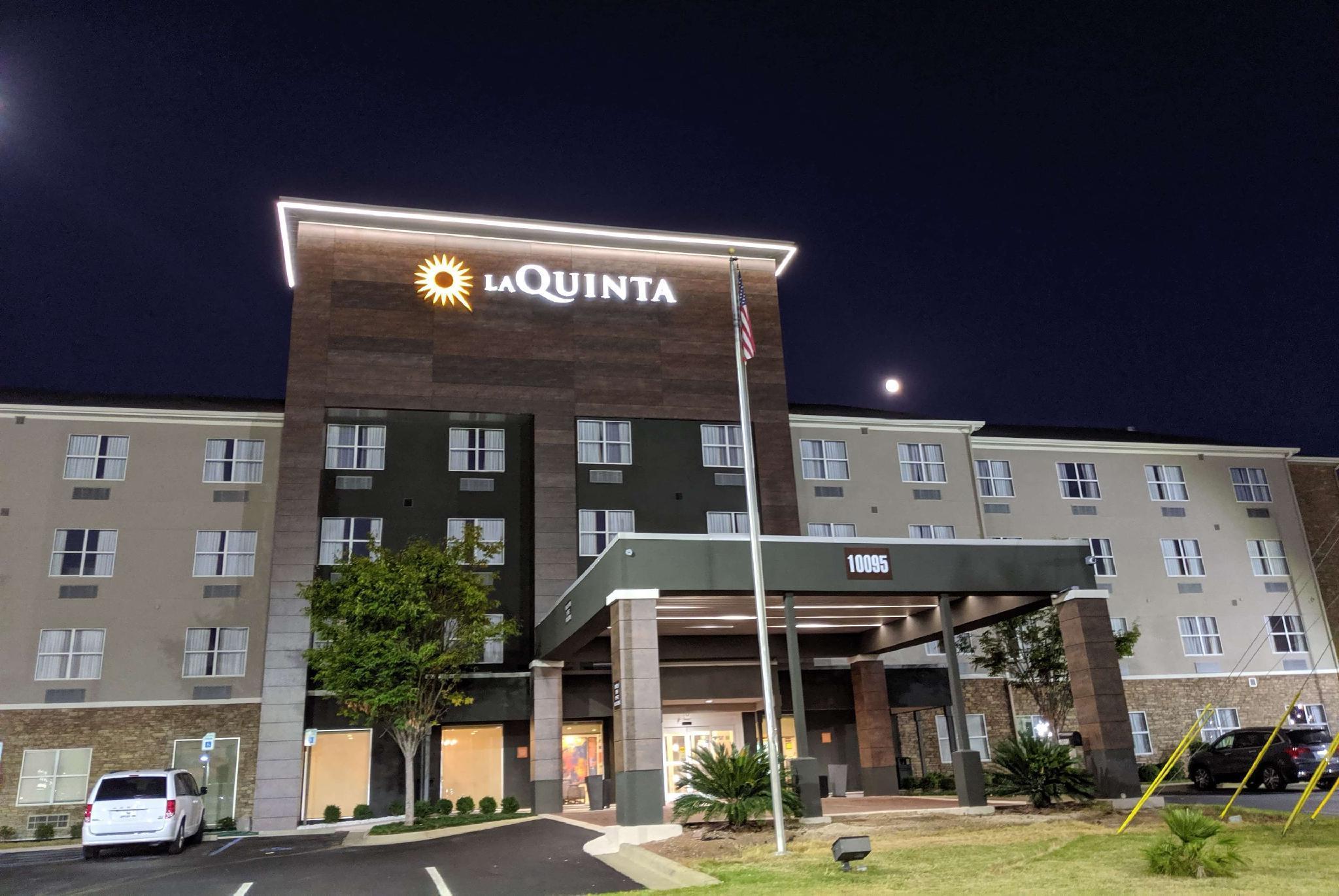 La Quinta By Wyndham Montgomery Exterior photo