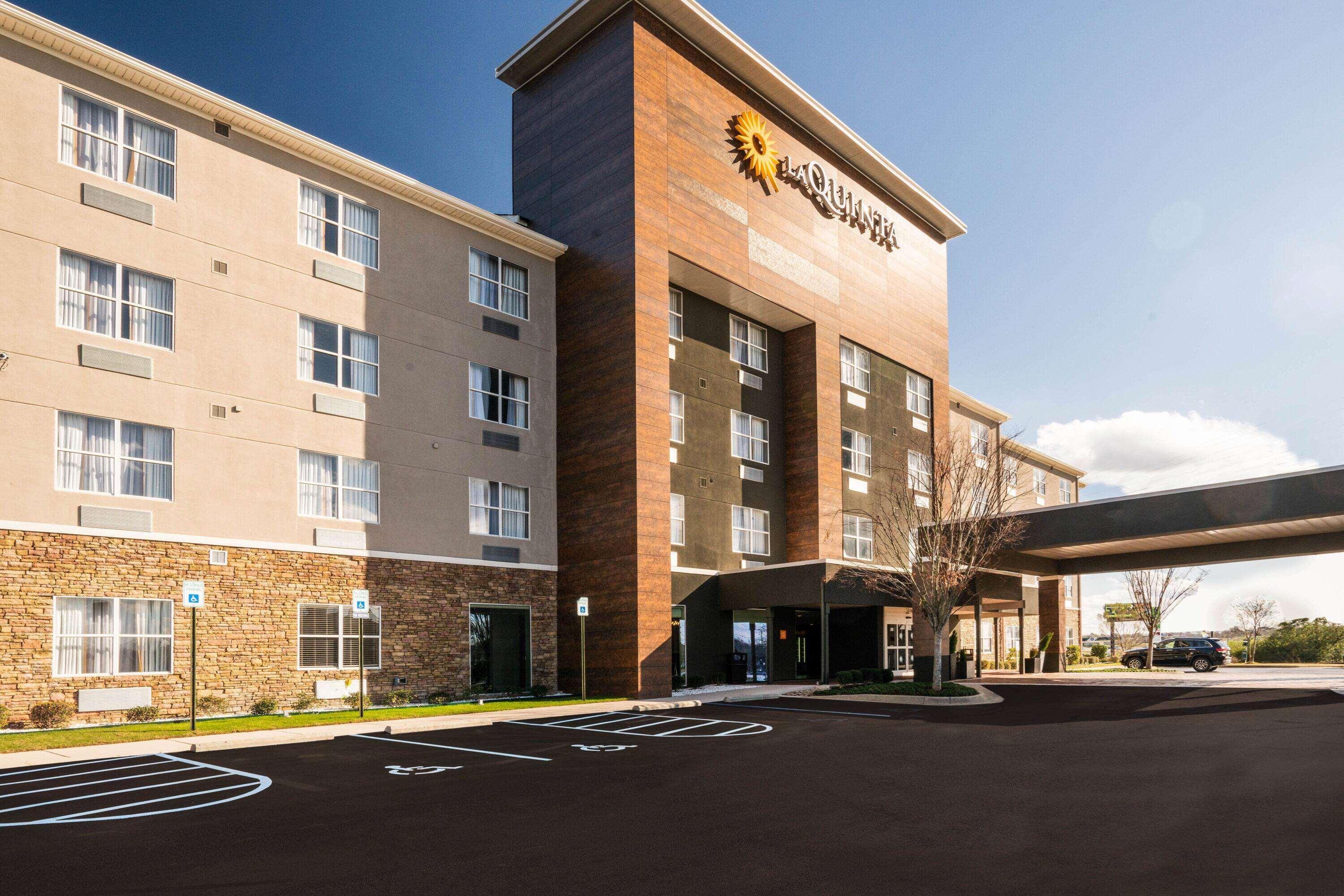 La Quinta By Wyndham Montgomery Exterior photo