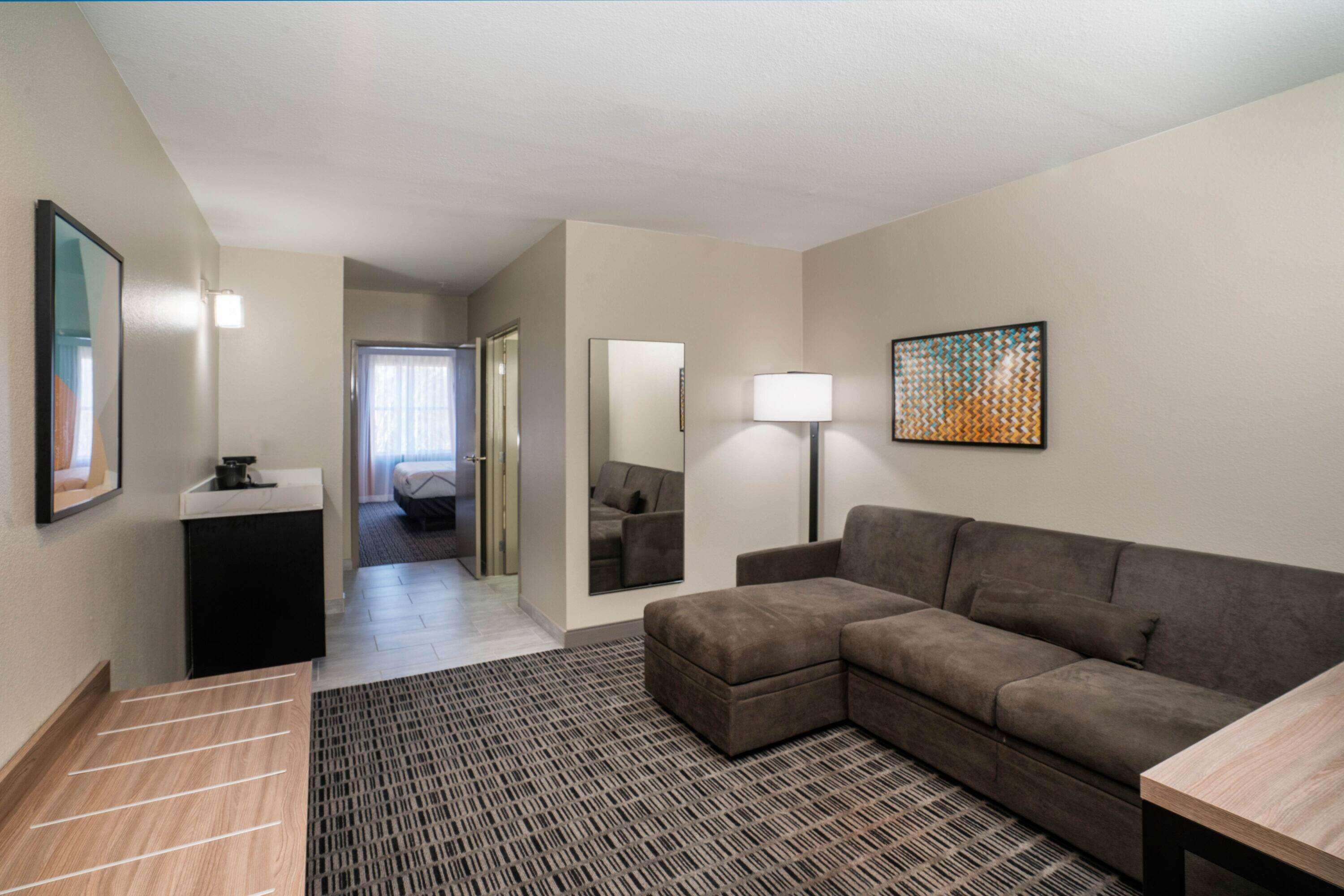La Quinta By Wyndham Montgomery Exterior photo